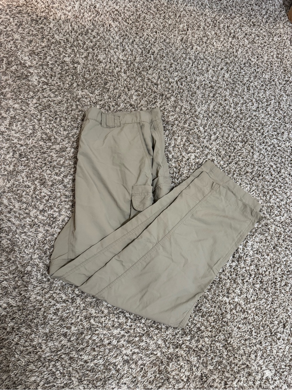 Magellan Outdoors Men's Cargo Pants in Tan
